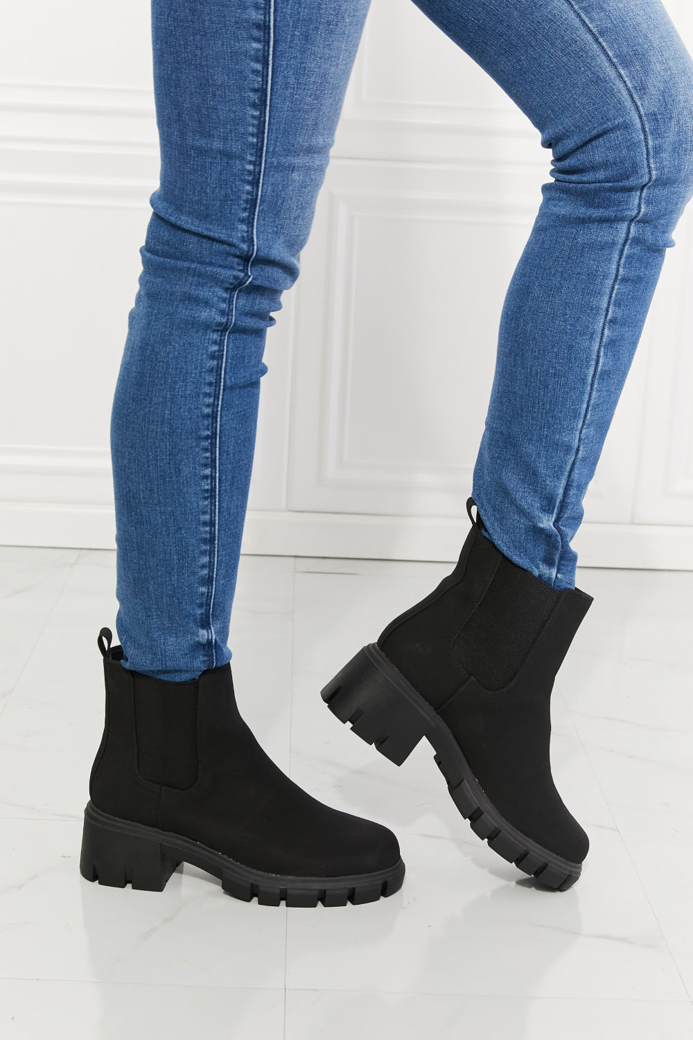 Matte Chelsea Boots in Black