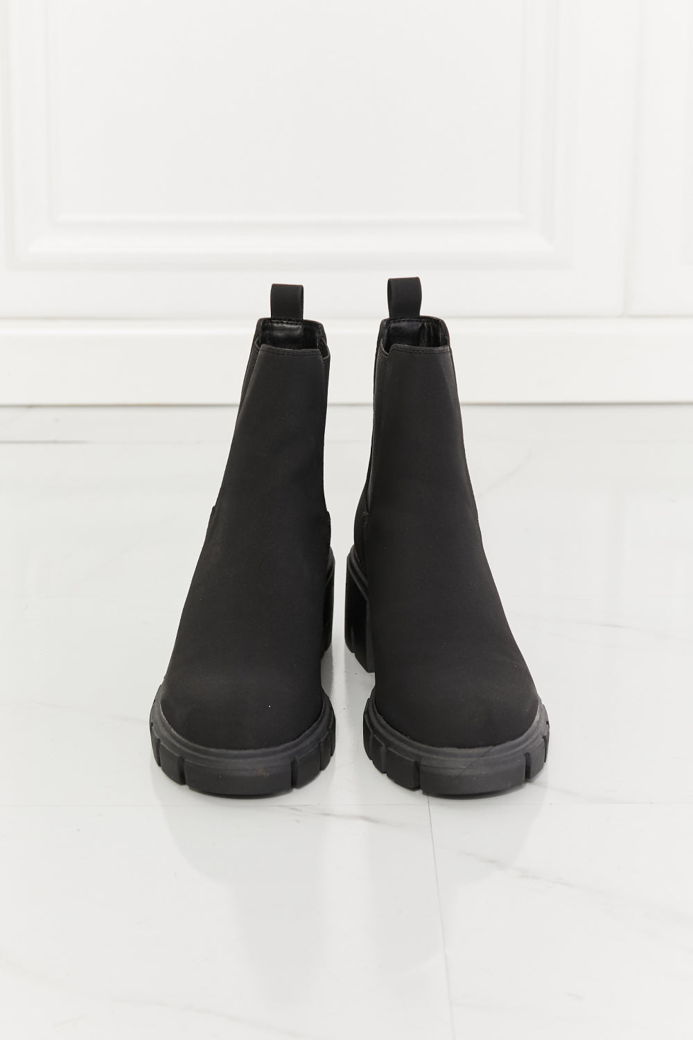 Matte Chelsea Boots in Black